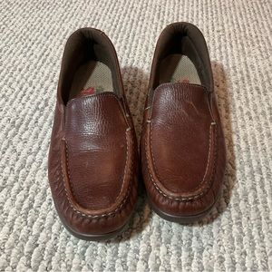 Woman’s SAS, Brown leather loafers